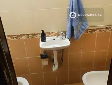 2-комнатная квартира, этаж 8 из 12, 68 м², миниатюра 10