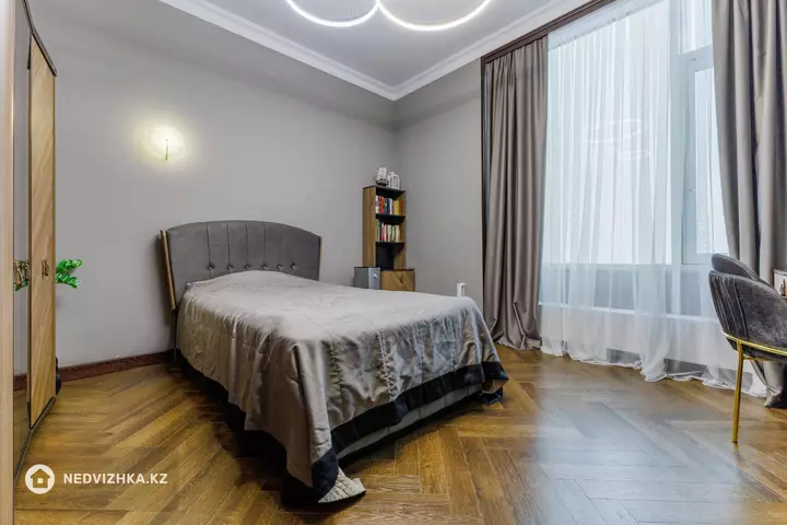 4-комнатная квартира, этаж 17 из 18, 148 м², фотография 3