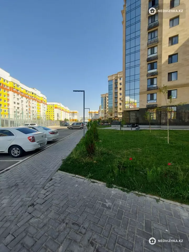 3-комнатная квартира, этаж 9 из 9, 114 м², фотография 2