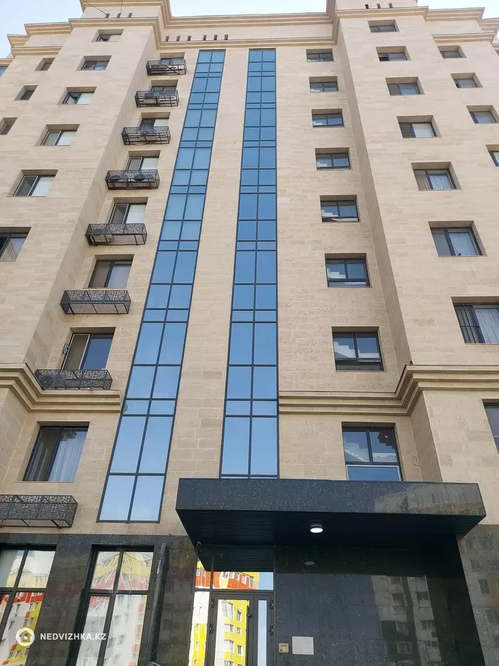 3-комнатная квартира, этаж 9 из 9, 114 м², фотография 3
