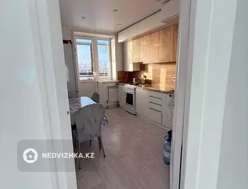 2-комнатная квартира, этаж 3 из 18, 54 м²