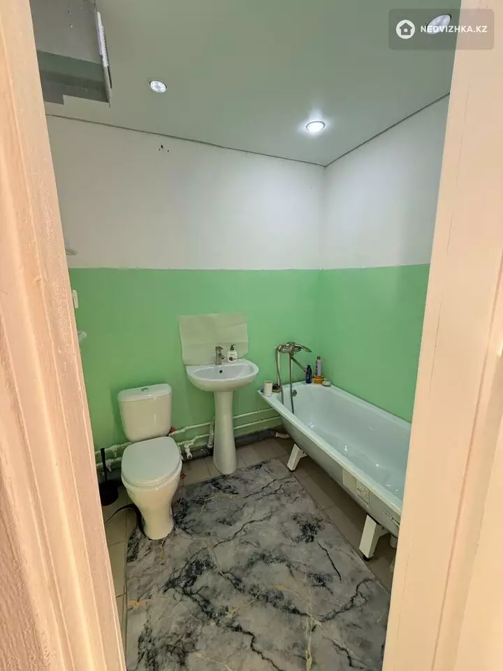 2-комнатная квартира, этаж 3 из 18, 54 м², фотография 2