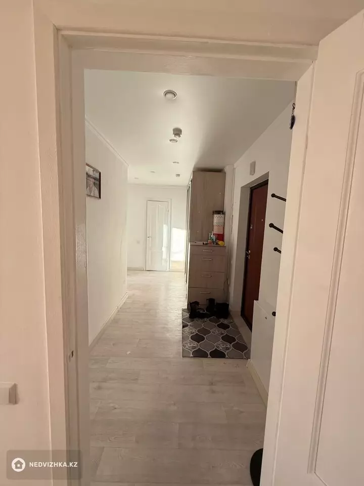 2-комнатная квартира, этаж 3 из 18, 54 м², фотография 4