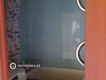 2-комнатная квартира, этаж 9 из 9, 50 м²