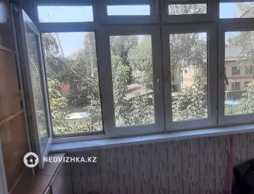 4-комнатная квартира, этаж 2 из 5, 80 м²