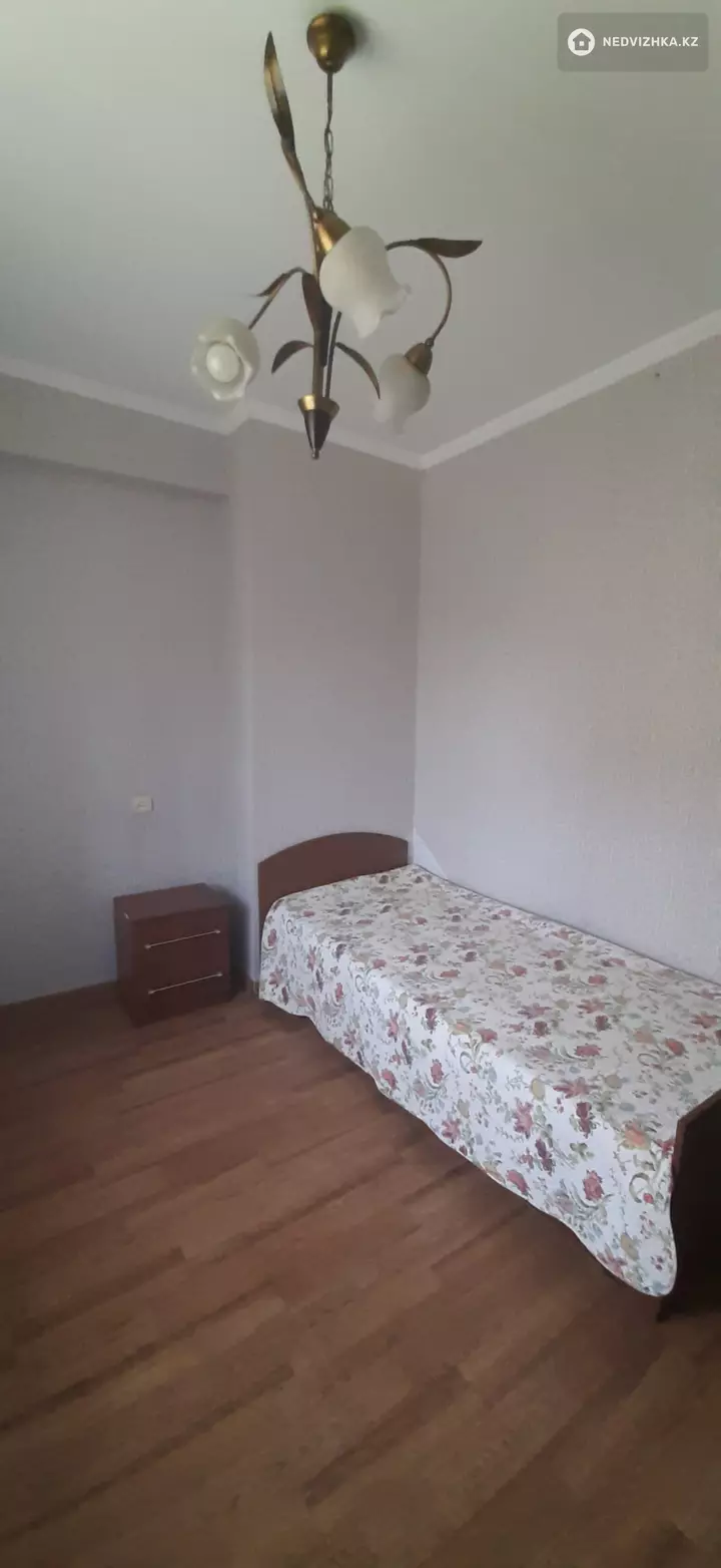 4-комнатная квартира, этаж 2 из 5, 80 м², фотография 5
