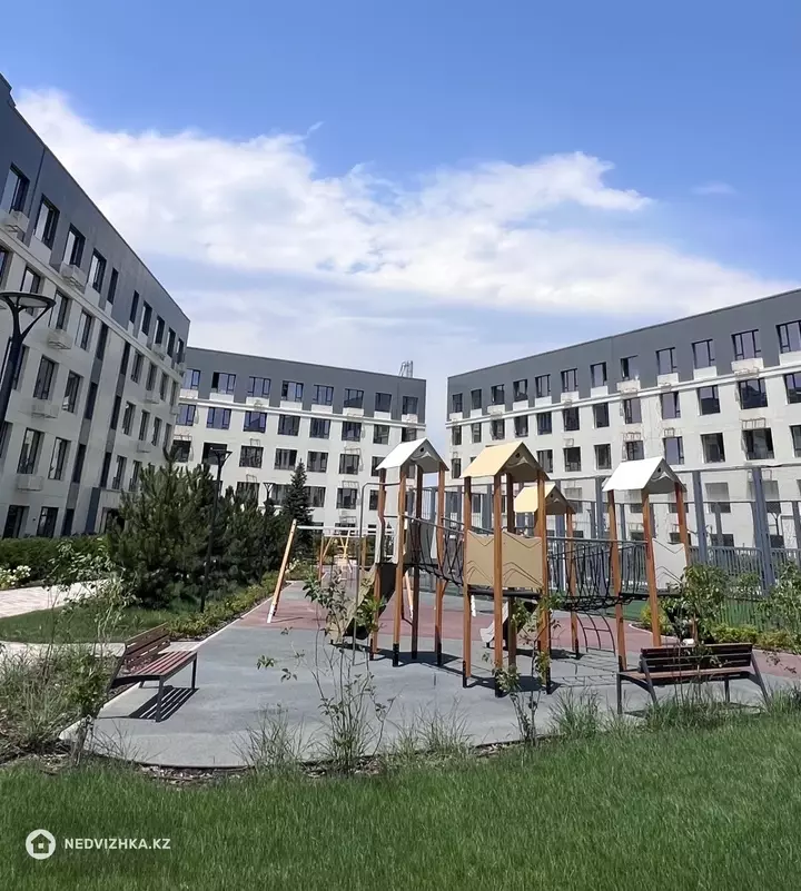 3-комнатная квартира, этаж 2 из 6, 99 м², фотография 4