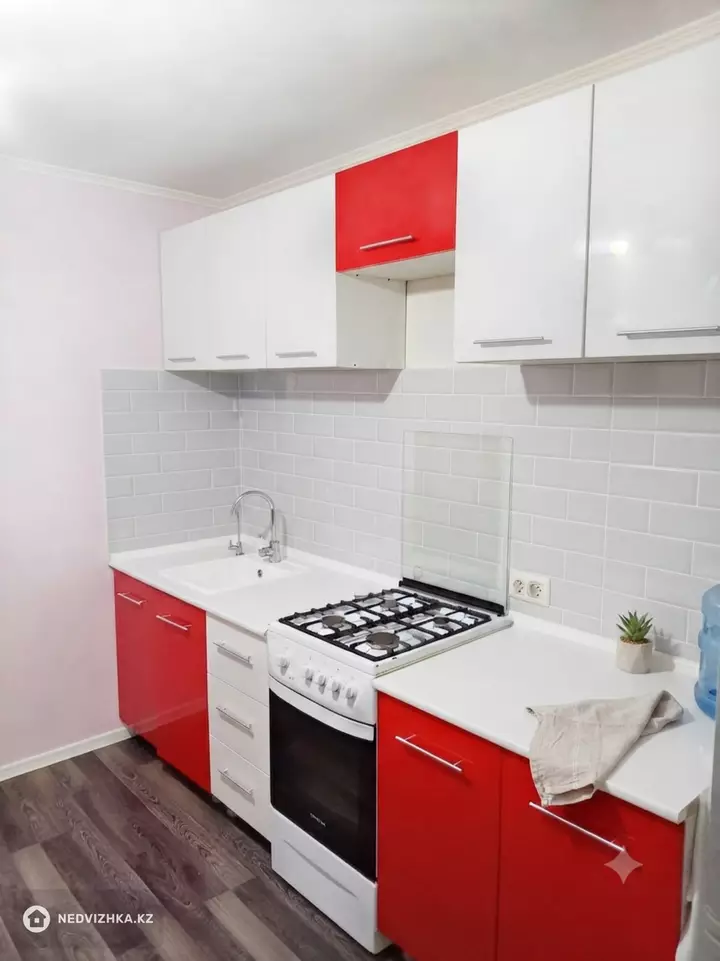 1-комнатная квартира, этаж 1 из 4, 39 м², фотография 4
