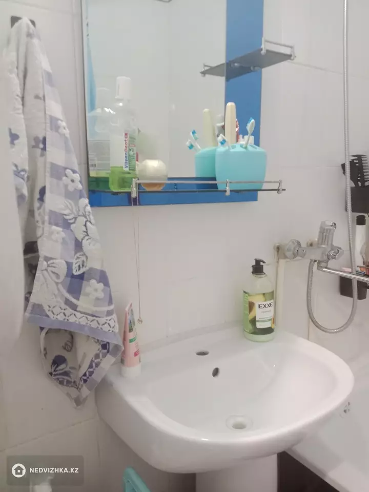 3-комнатная квартира, этаж 10 из 10, 64 м², фотография 3