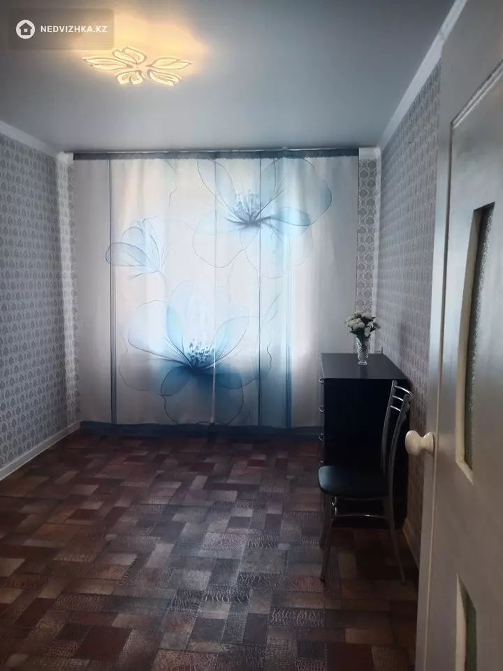 3-комнатная квартира, этаж 10 из 10, 64 м², фотография 4