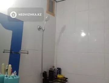3-комнатная квартира, этаж 10 из 10, 64 м², миниатюра 12
