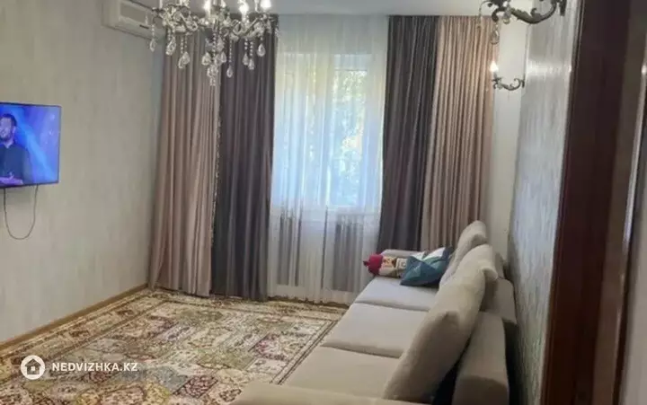 4-комнатная квартира, этаж 4 из 9, 95 м², фотография 2