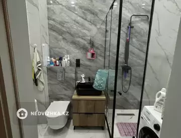 1-комнатная квартира, этаж 1 из 12, 39 м², миниатюра 1