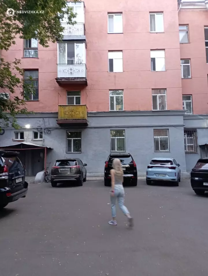 2-комнатная квартира, этаж 2 из 4, 48 м²