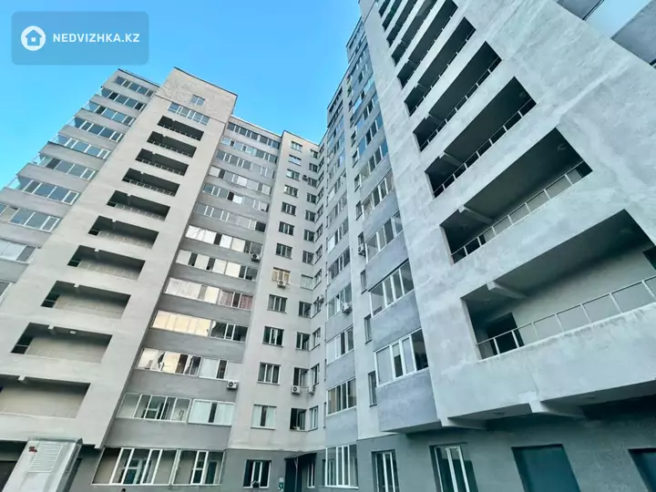 1-комнатная квартира, этаж 12 из 12, 42 м²