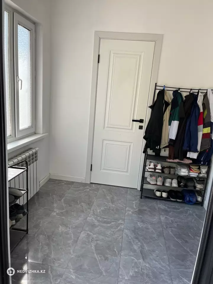 4-комнатный дом, 10 соток, 140 м²