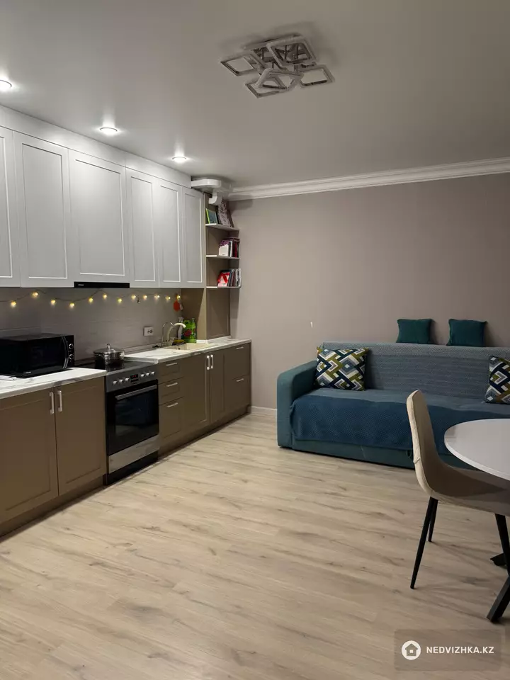 2-комнатная квартира, этаж 3 из 10, 49 м², фотография 2
