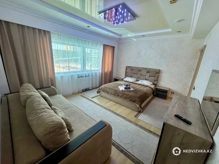 4-комнатная квартира, этаж 2 из 32, 125 м², Посуточно, фотография 4