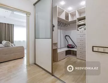 4-комнатная квартира, этаж 2 из 32, 125 м², Посуточно, миниатюра 9