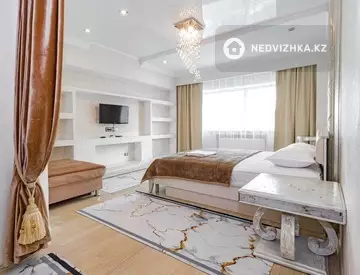 4-комнатная квартира, этаж 2 из 32, 125 м², Посуточно, миниатюра 12