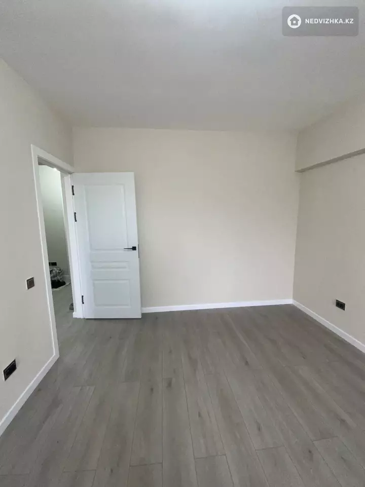 3-комнатная квартира, этаж 4 из 9, 74 м², фотография 2