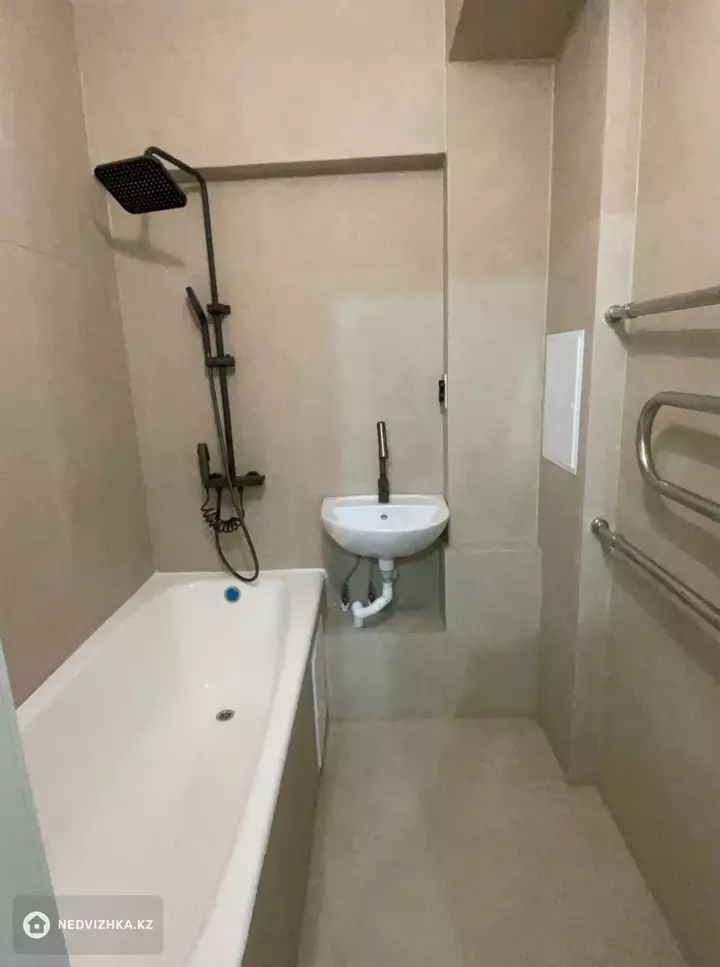 3-комнатная квартира, этаж 4 из 9, 74 м², фотография 5