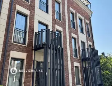 10-комнатный таунхаус, 2 соток, 375 м²