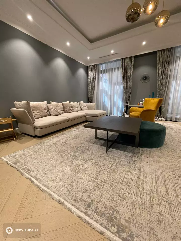 10-комнатный таунхаус, 2 соток, 375 м², фотография 2