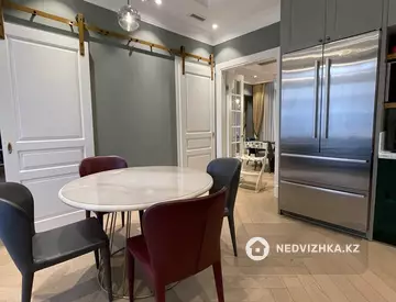 10-комнатный таунхаус, 2 соток, 375 м²