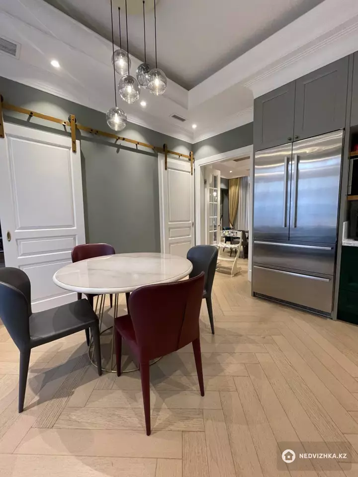 10-комнатный таунхаус, 2 соток, 375 м², фотография 4