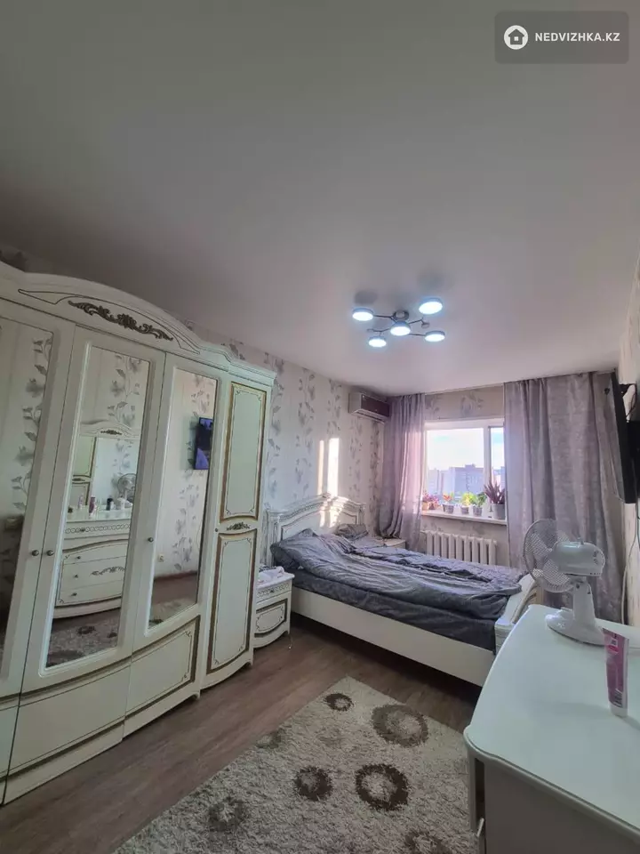 3-комнатная квартира, этаж 9 из 9, 80 м², фотография 3