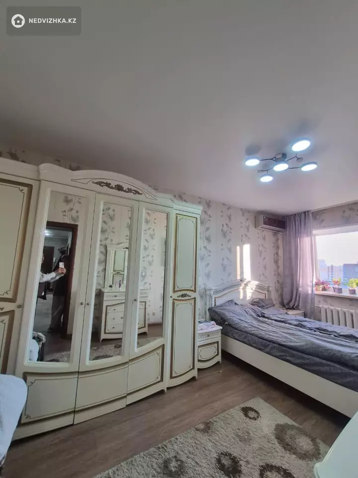 3-комнатная квартира, этаж 9 из 9, 80 м²