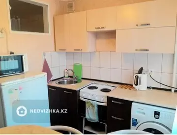 2-комнатная квартира, этаж 3 из 5, 52 м², Посуточно