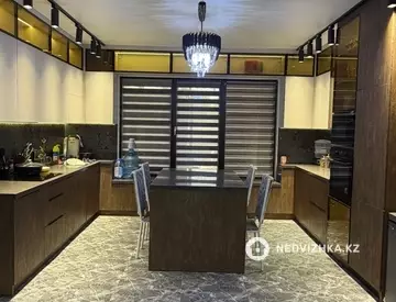5-комнатный дом, 4 соток, 180 м²