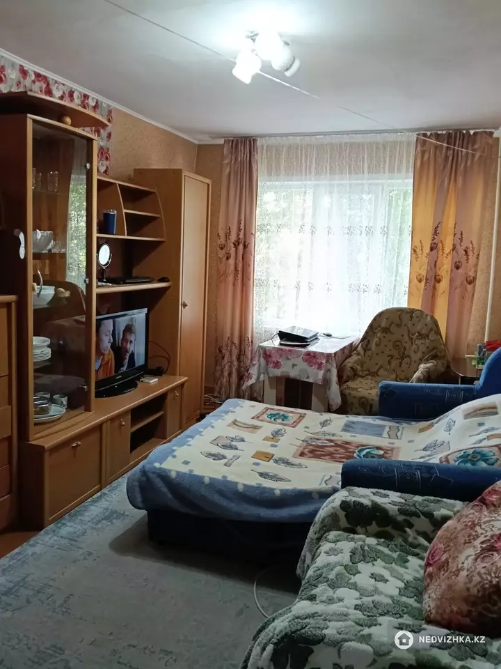 3-комнатная квартира, этаж 2 из 5, 66 м², фотография 2