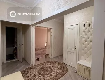 4-комнатная квартира, этаж 3 из 5, 82 м²