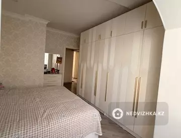 4-комнатная квартира, этаж 3 из 5, 82 м²