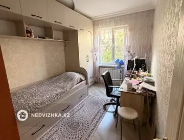 4-комнатная квартира, этаж 3 из 5, 82 м², миниатюра 11
