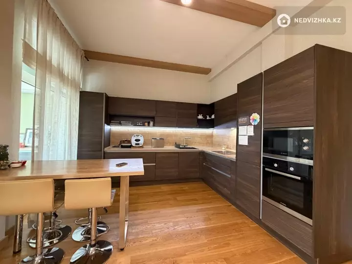 3-комнатная квартира, этаж 8 из 8, 150 м², фотография 3