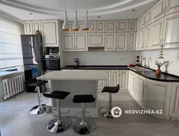 3-комнатная квартира, этаж 6 из 12, 112 м²