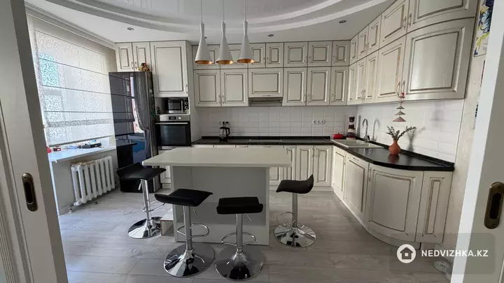 3-комнатная квартира, этаж 6 из 12, 112 м², фотография 2