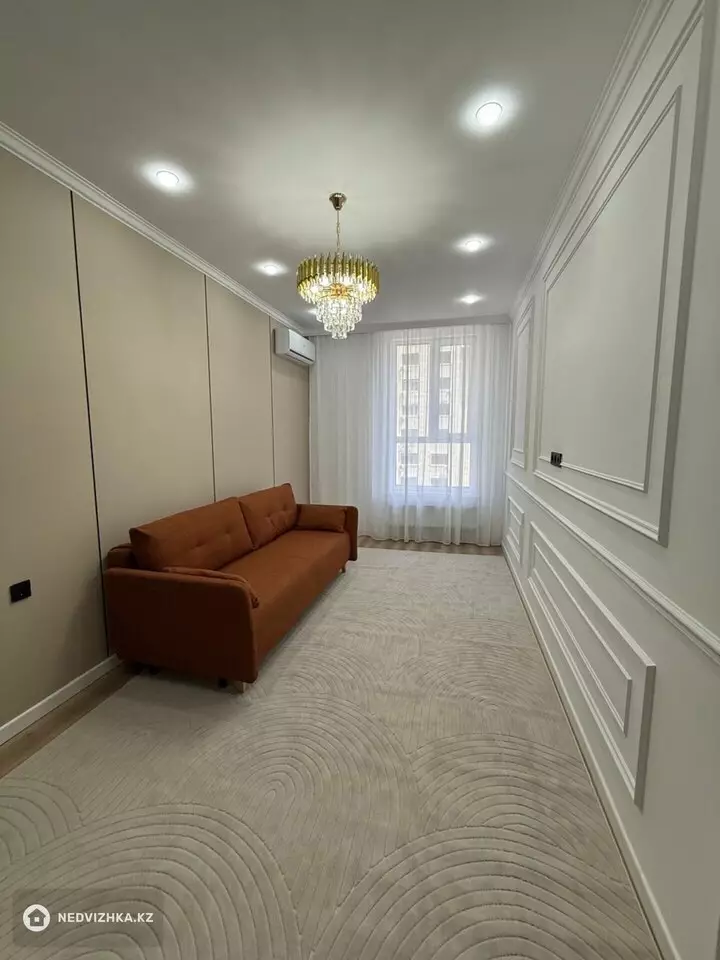 1-комнатная квартира, этаж 9 из 12, 42 м², фотография 2