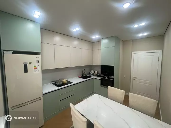 2-комнатная квартира, этаж 8 из 12, 41 м², фотография 4