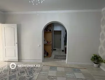 3-комнатная квартира, этаж 3 из 3, 66 м²