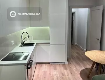 2-комнатная квартира, этаж 8 из 16, 44 м², миниатюра 1