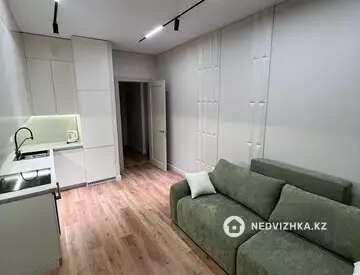 2-комнатная квартира, этаж 8 из 16, 44 м², миниатюра 2