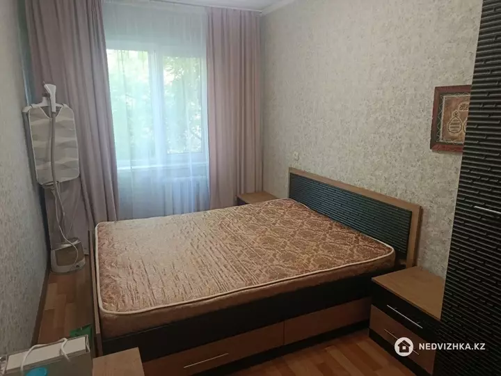 3-комнатная квартира, этаж 3 из 4, 58 м², фотография 2