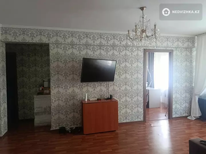 3-комнатная квартира, этаж 3 из 4, 58 м², фотография 4