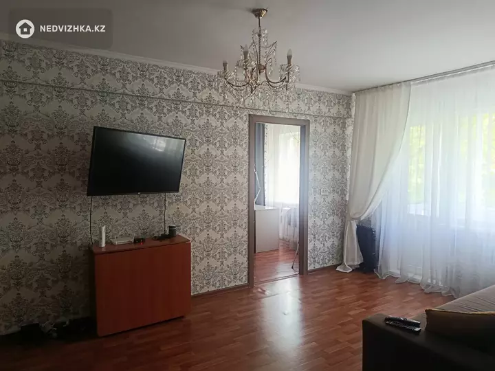 3-комнатная квартира, этаж 3 из 4, 58 м², фотография 5