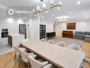 4-комнатная квартира, этаж 4 из 5, 185 м², миниатюра 1